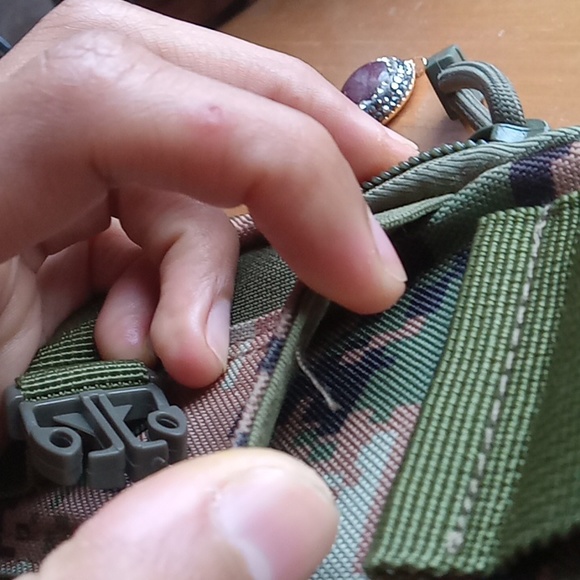 Military pouch, roughly ~ (7 1/4 in. Length), (5 in. Wide) - Picture 11 of 12